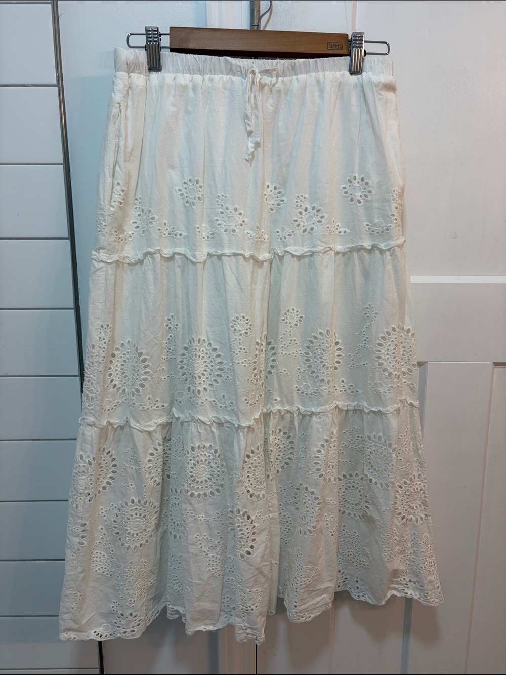 Mi Ami White Eyelet Tiered Maxi Skirt - Size M